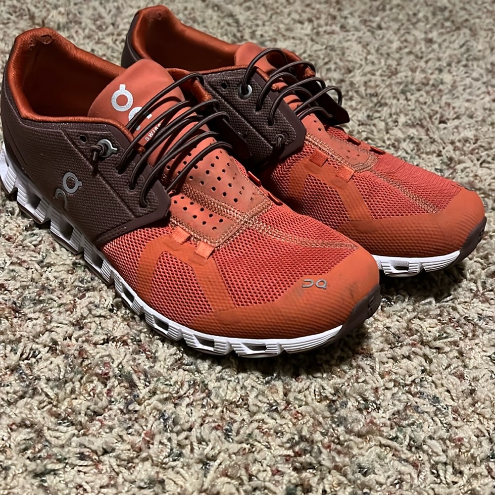 On Women’s Cloud slip on shoes in orange/rust size 9